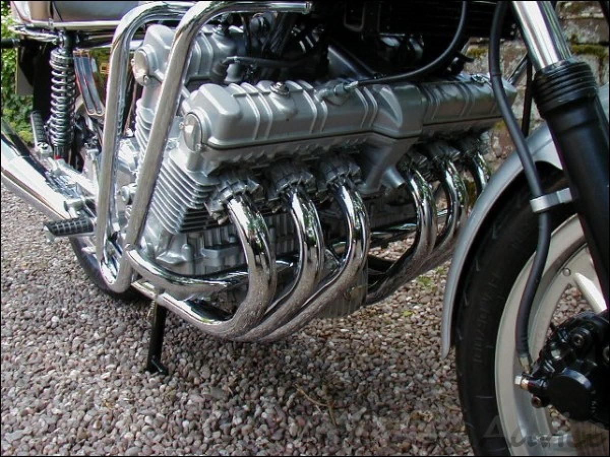 Flashback: Honda CBX1000 - The Massive Six Cylinder Marvel