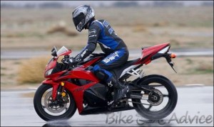 Few TIPS to Use Motorcycle Brakes Effectively