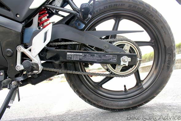 Honda CBR150R tyre and chain