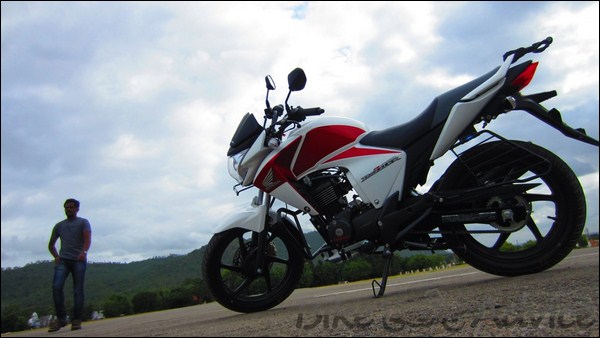 Honda CB Unicorn Dazzler Deluxe Ownership Review By Daivik bikeadvice in (2)