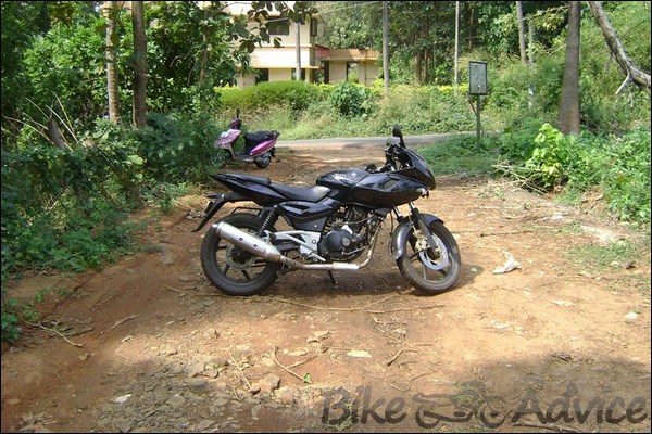Bajaj Pulsar 220F Ownership Review by Krishna Prasad bikeadvice in (6)