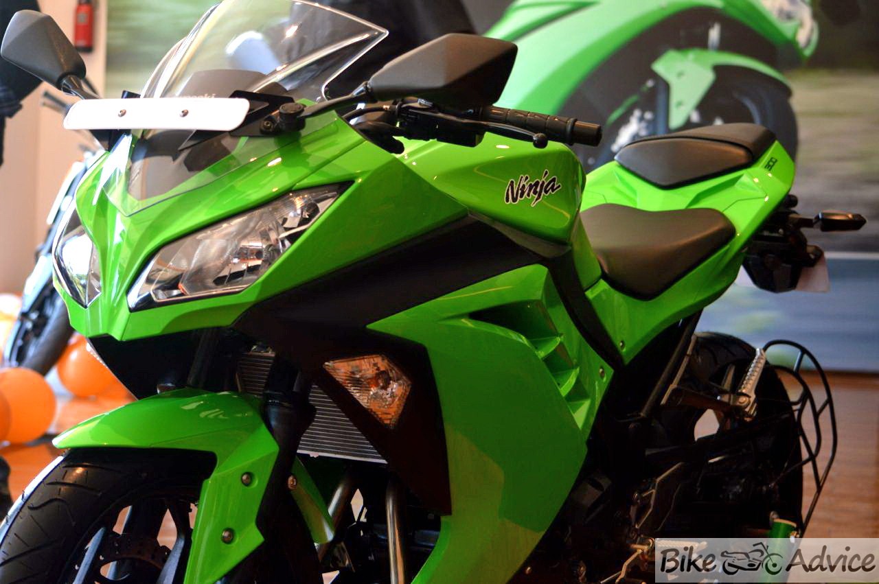 Ninja 300 Pics,Details and Preview [23 Pic Gallery]