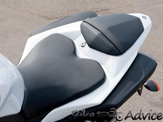 Yamaha R1 saddle Bikeadvice
