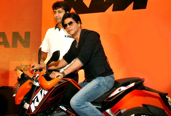Shah Rukh Khan & Mr.Rajiv Bajaj,MD,Bajaj Auto Ltd at KTM event final