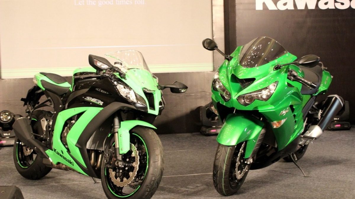 Kawasaki-ZX-10R-14R-Launch-