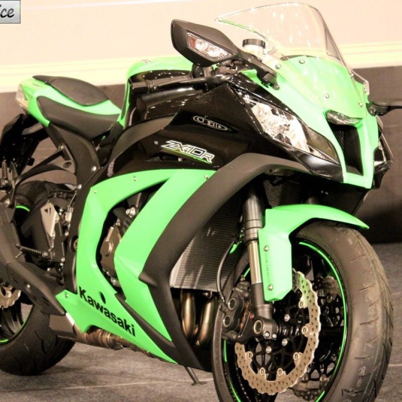Kawasaki Begins Deliveries of ZX-10R & ZX-14R in India