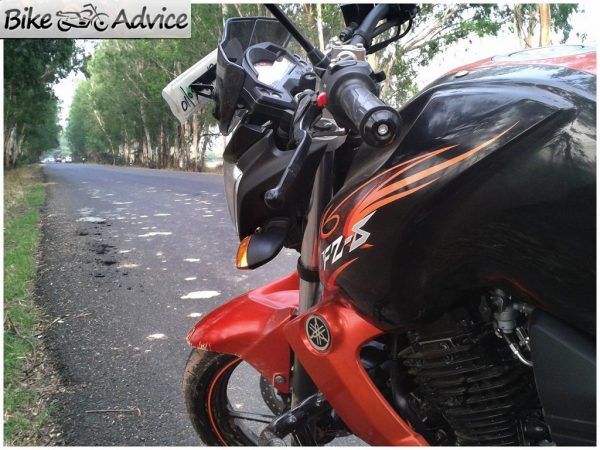 Black-Red-Yamaha-FZ-S-Review (1) (Copy)