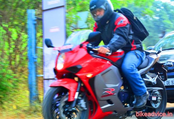 Hyosung-GT-250R-Review-Pic (9)