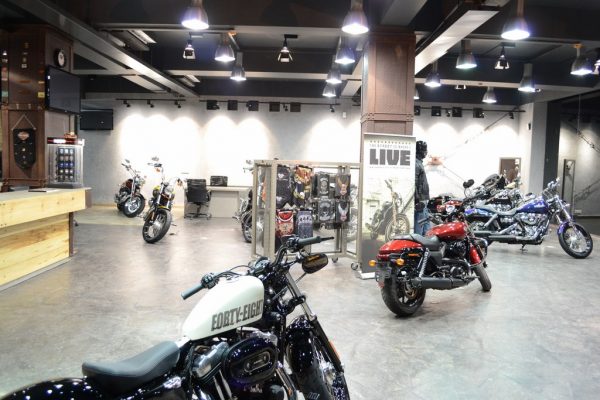 Harley-Davidson-Gurgaon-India-Dealership-Display