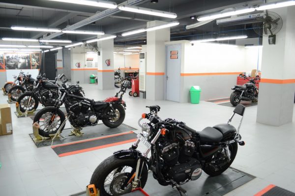 Harley-Davidson-Gurgaon-India-Dealership-Service-Bay
