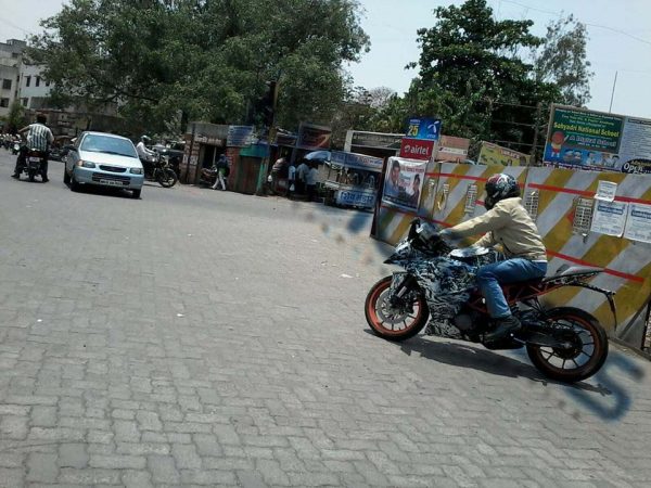 KTM-Duke-RC390-Spy-Pics-India (1)