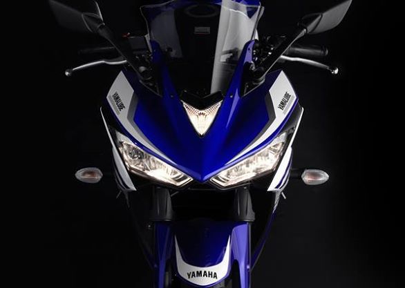 Yamaha-R25-Pic-Front