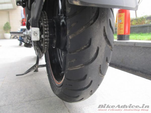 Yamaha-FZ-FI-v2-Pics-rear-tyre (2)