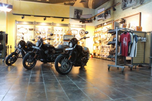 Himalayan-Harley-Davidson-Chandigarh-Dealership-Pics (1)