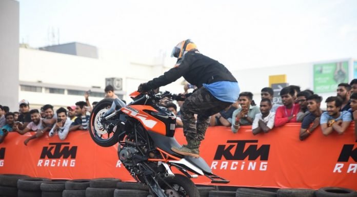 KTM Duke stunts orange day