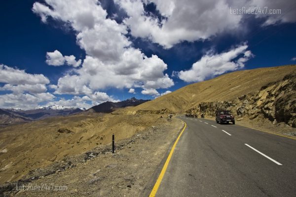 Leh-Ladakh-Motorcycle-tour-pics-Enroute-NamikLa