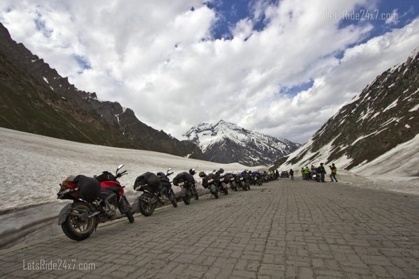 Leh-Ladakh-Motorcycle-tour-pics-Lineup-at-ZoziLa