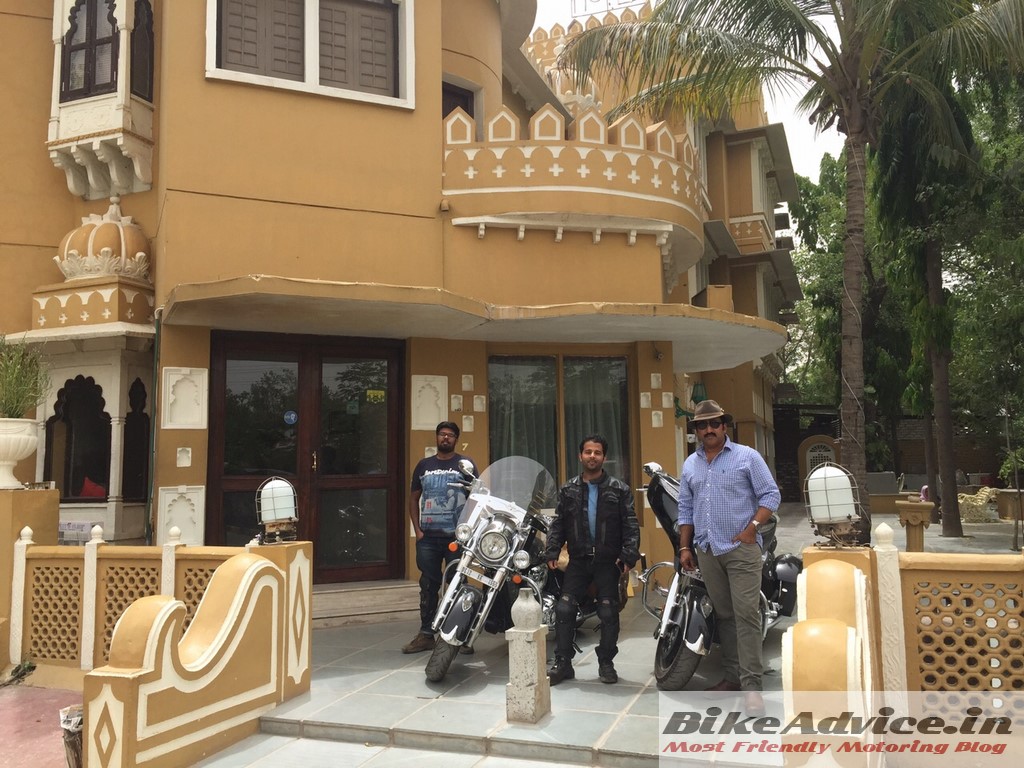 Hotel Pradeep Palace compound
