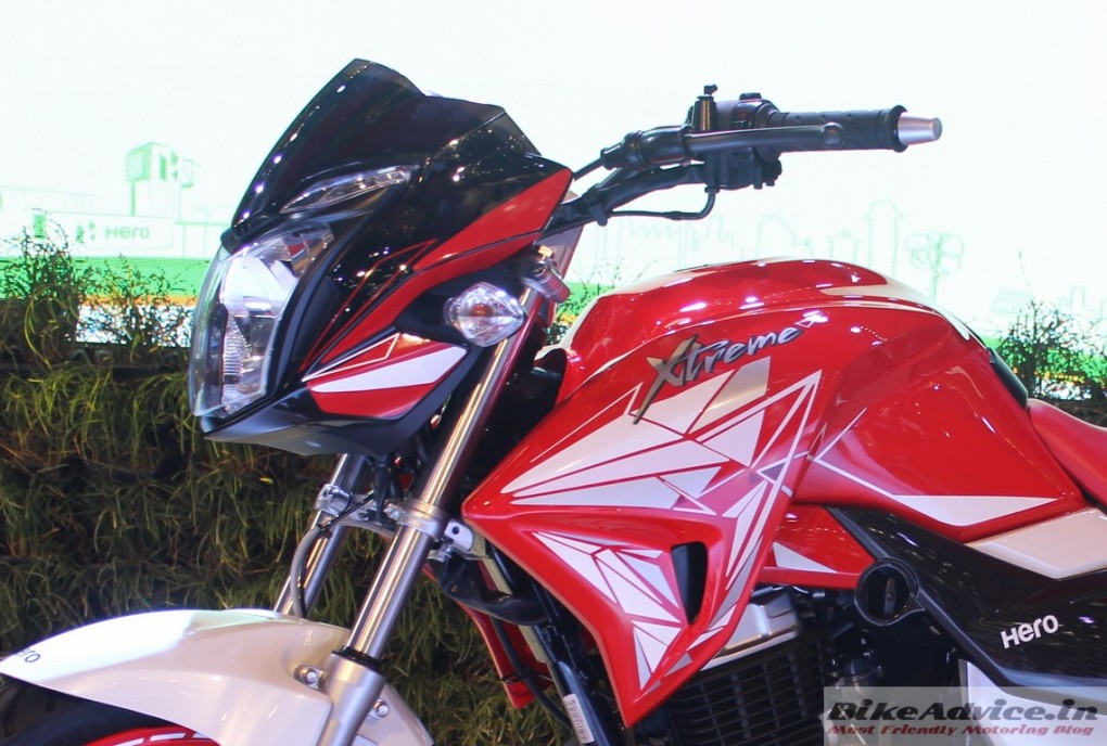 Hero-Xtreme-200S-Red-White-Pics-headlight