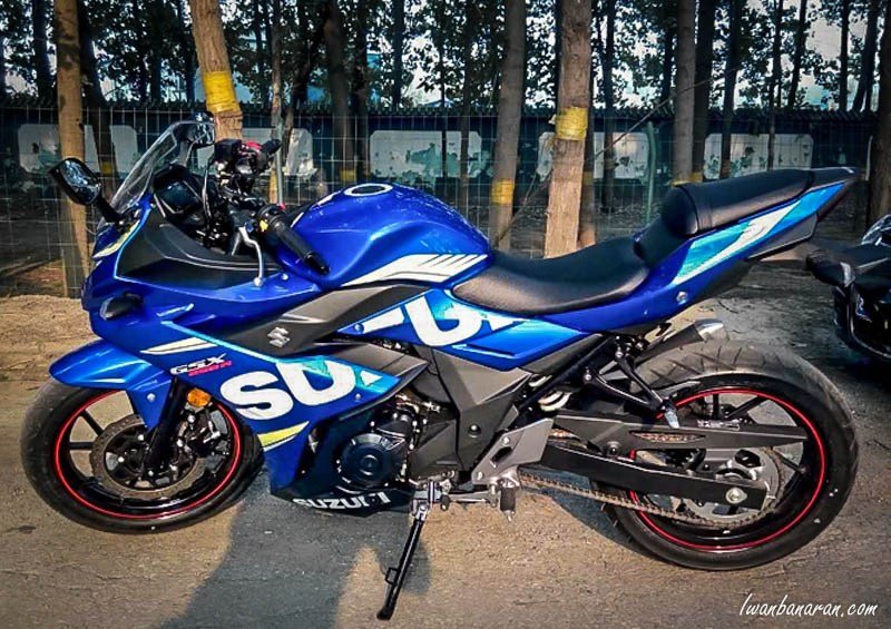 Suzuki-GSX250R-Spy-Pics-1.jpg