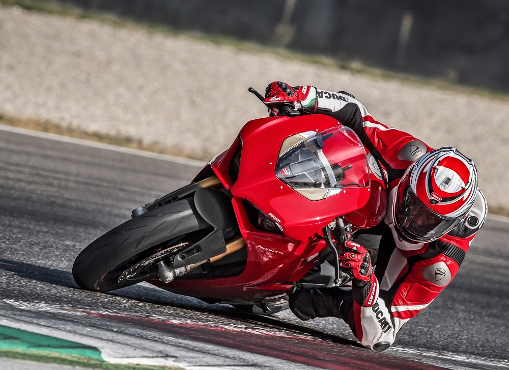 Ducati Panigale V4 pics 1