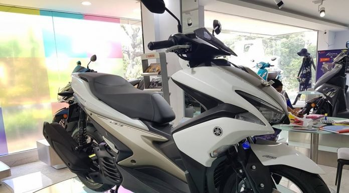 Yamaha Aerox scooter pic white india Yamaha Aerox Launch