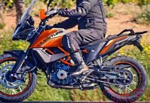 KTM Showrooms Start Preparing for 390 ADV & Husqvarna: Report KTM 390 Adventure pics