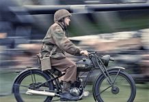 59 Kg | 2-Stroke | Meet Royal Enfield’s Wartime Portable Bike -FLYING FLEA Royal Enfield Flying Flea