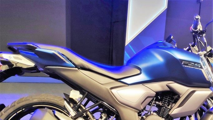 Yamaha FZ v3 seat pillion comfort