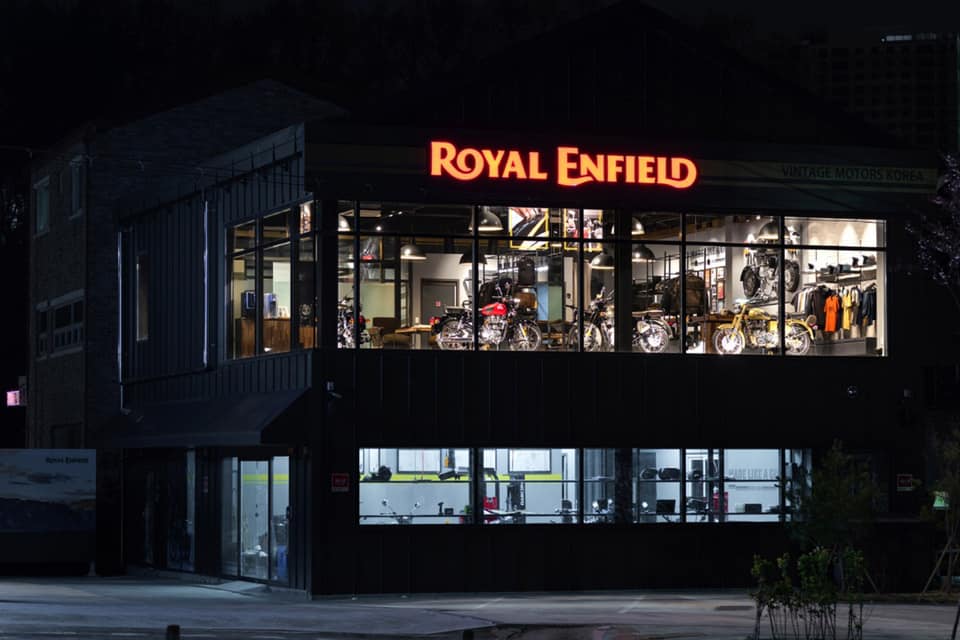 royal enfield direct to customer sales