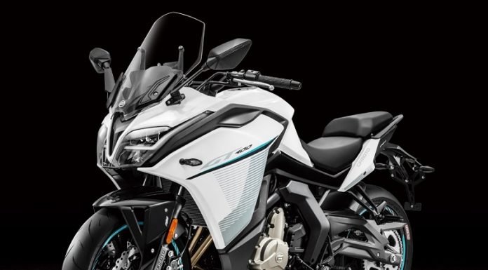 CFMoto 400GT pic white
