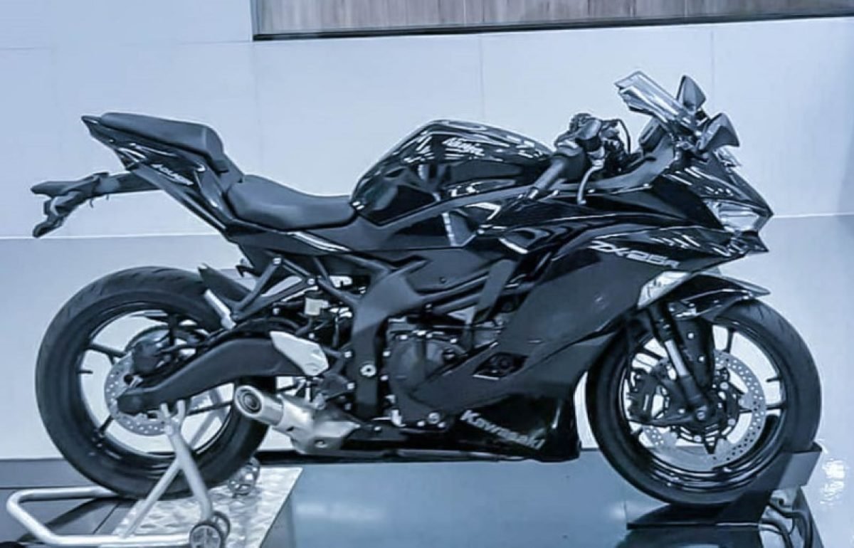 広輝  ブラック　XL Kawasaki-ZX25R-Black-color-