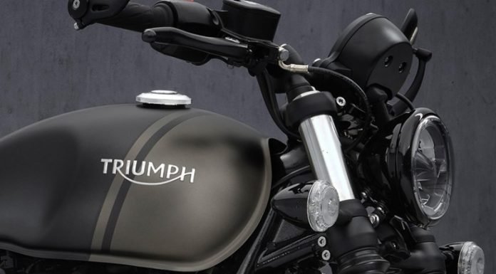 2021-Triumph-Bonneville-Bobber-BS6-pics (4)