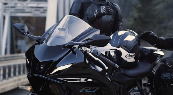 Yamaha-R7-pics (3)