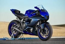 Check Out Yamaha R7 – in PICS
