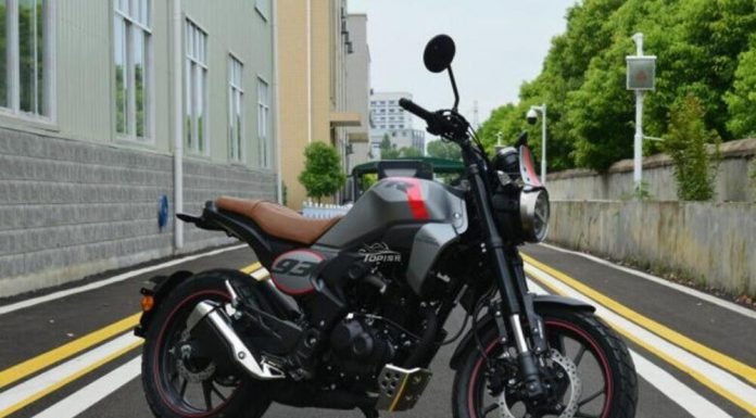 Honda-CBF190TR-TR93-pics (2)