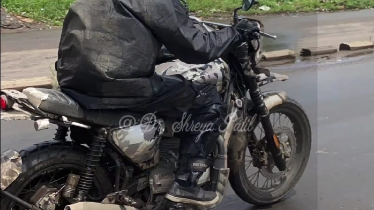 Spied Yezdi Roadking Spotted Ahead Of Launch