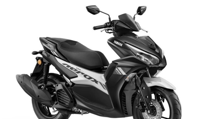 2022-Yamaha-Aerox-black-color-pic-2