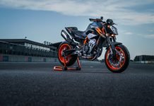 2022 KTM 890 Duke R Unveiled; Wears Factory Colors for This Year