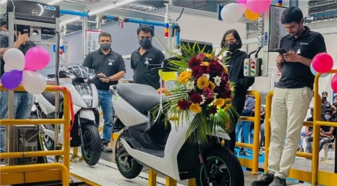 Ather-Energy-450X-Electric-Scooter-25k-Roll-Out