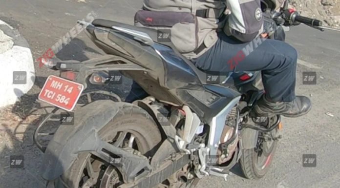 Bajaj-Pulsar-N160-Test-Bike-Spied-2