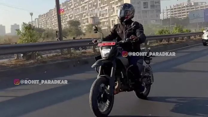 2025 KTM 390 SMC R