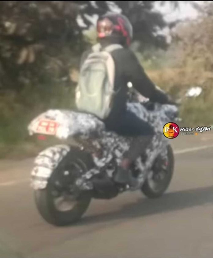 2025 Bajaj Pulsar RS200