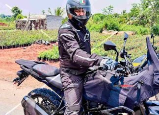 TVS MD Sudarshan Venu Spotted Riding RTX 300 ADV – Spy Pics TVS RTX 300 ADV