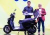Hero Vida Electric Scooter Sales Cross 1 Lakh Units in CY25 Anil Kapoor with Hero Vida VX2 Electric Scooter