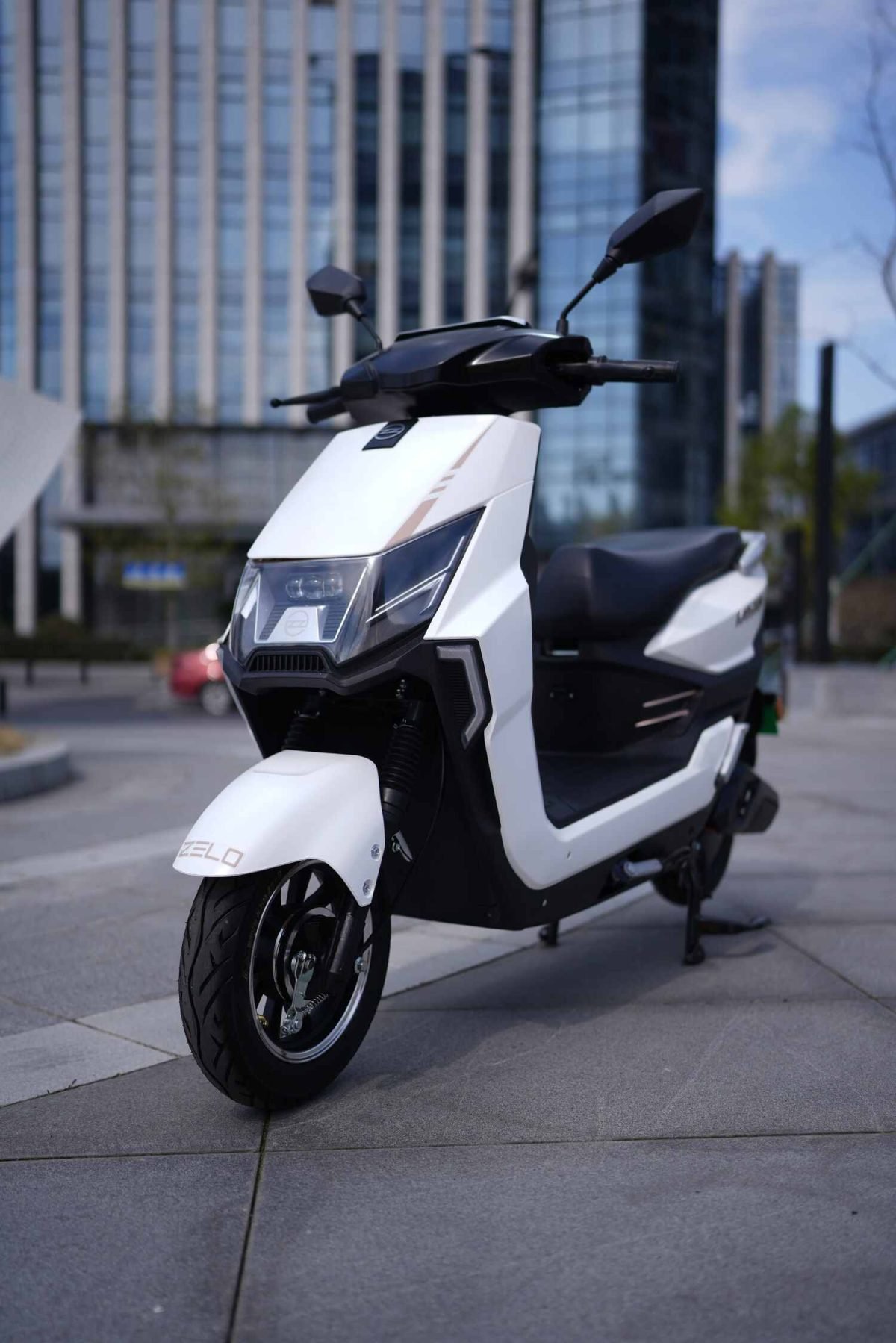 Zelo Knight+ Electric Scooter