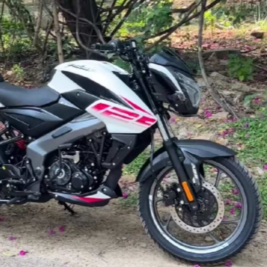 2025 Bajaj Pulsar NS125 Spotted at Dealership, Launch Soon