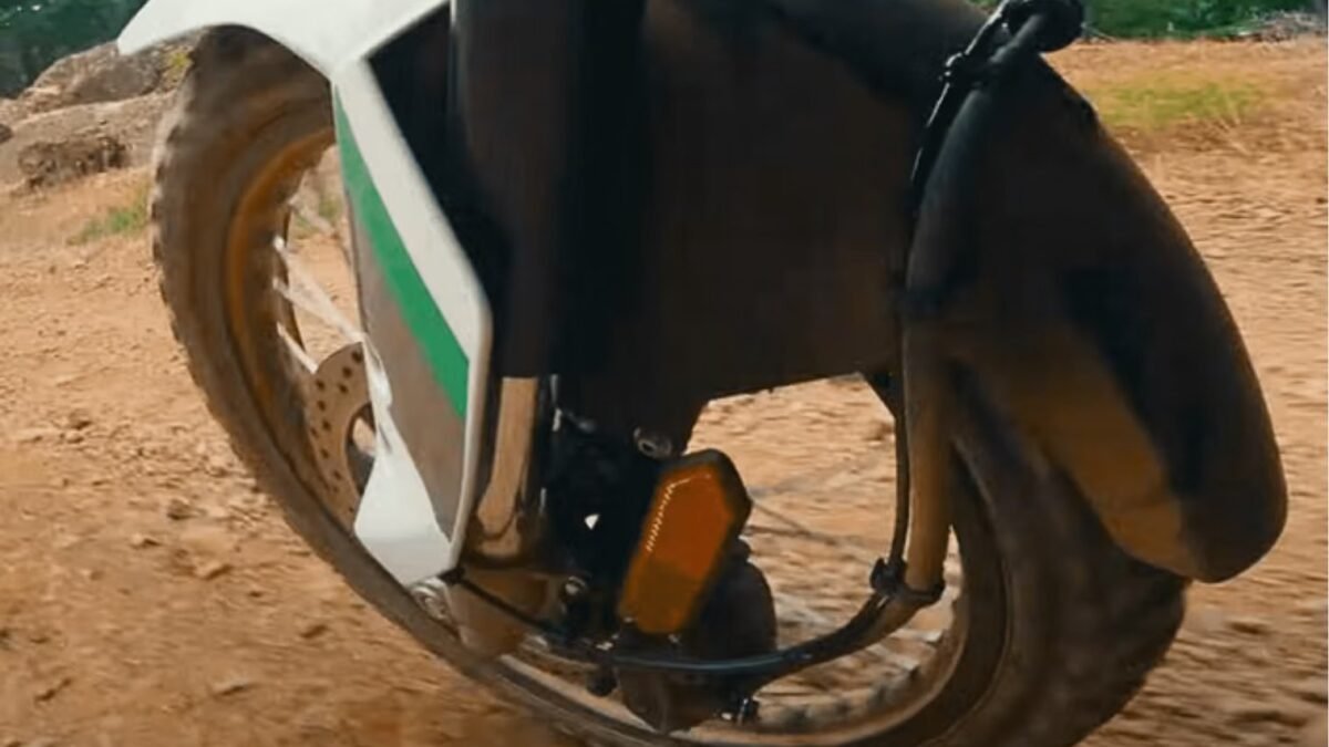Kawasaki KLE 500 Teaser
