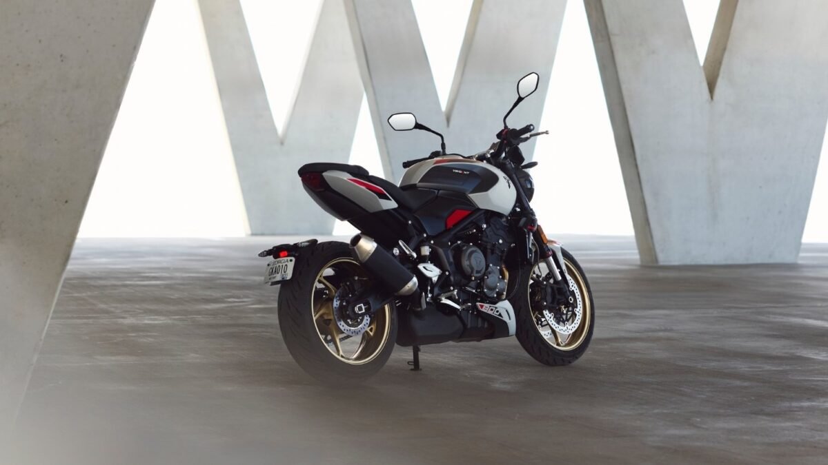 Triumph Trident 800