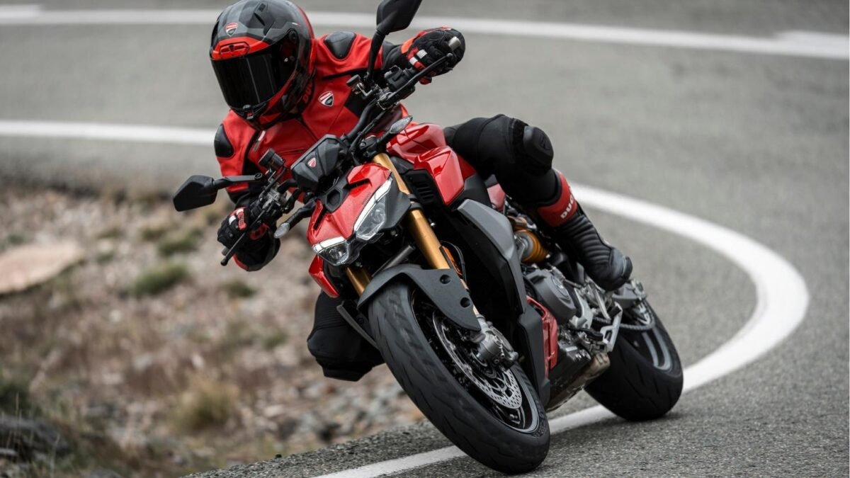 2025 Ducati Streetfighter V2 S